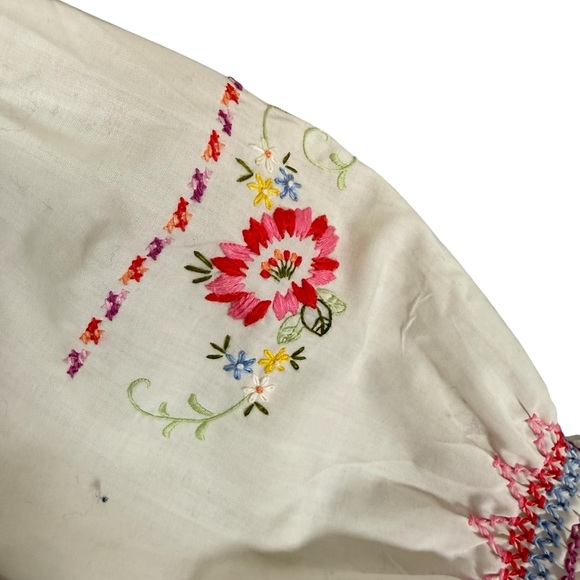 Vintage Hand Embroidered Floral Peasant Blouse White Hungarian Style Cottagecore - Picture 4 of 12